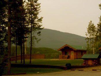 Coram Silverwolf Log Chalets מראה חיצוני תמונה